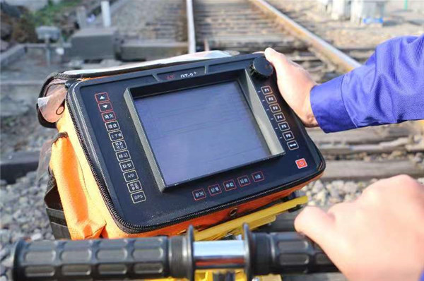 超声波探伤仪对铁路的检测应用情况